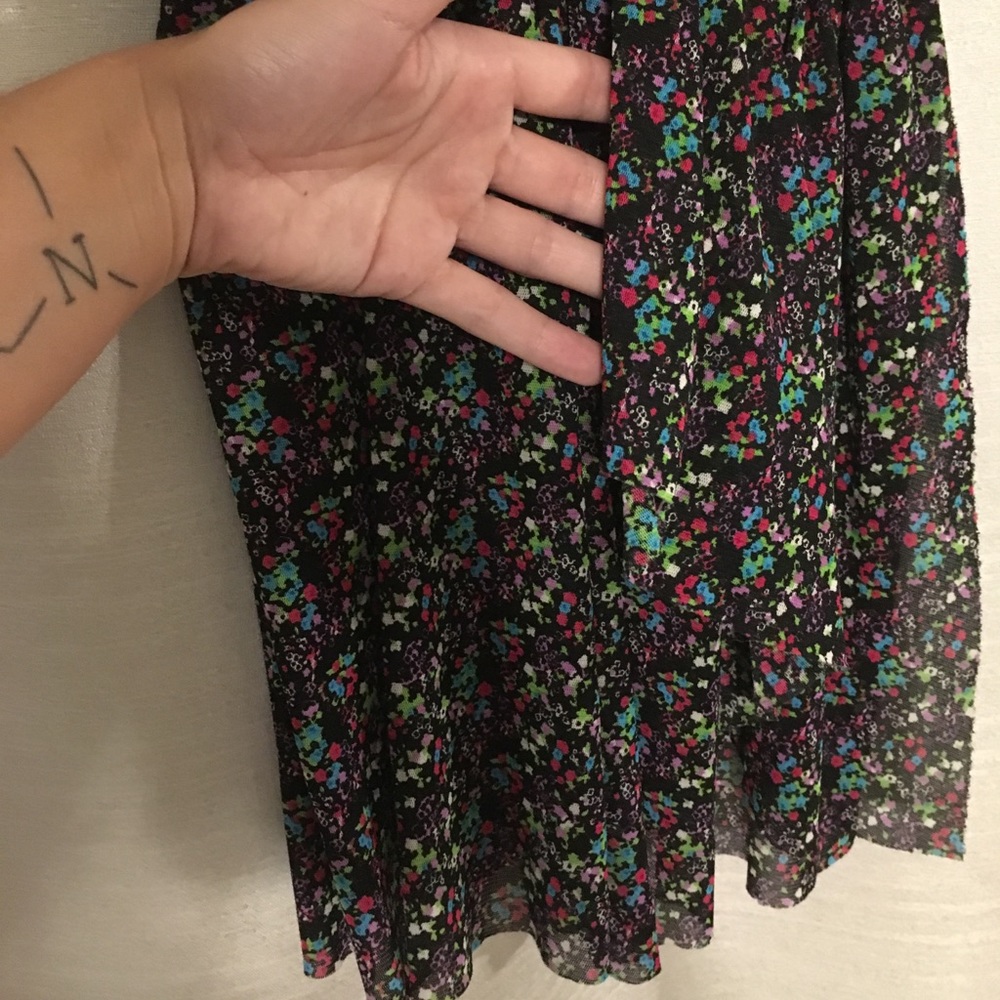 💕Express Ruffled Floral Print Top - Picture 5 of 7